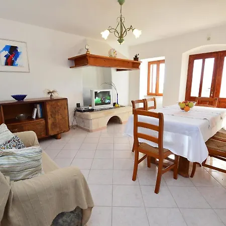 בית נופש Stancija Negri By Interhome *